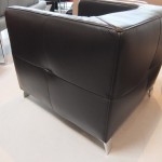 fauteuil-cubique-am-sugar-cuir-victory-chocolat