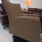 fauteuil-design-alpha-cuir-nubia-ecru