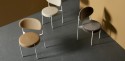 Lot de 2 chaises SERIES 430 en tissu Kvadrat Raf SIMONS Harald 3, design Verner PANTON