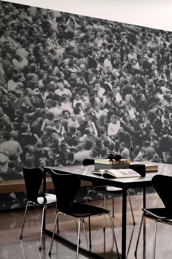 https://www.seanroyale.com/34397-large_default/people-papier-peint-foule-londonart.jpg
